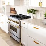 ZLINE Autograph Edition 36 Inch 4.6 Cu. Ft. Dual Fuel Range with Gold Accents, RAZ-36-G - Image 2